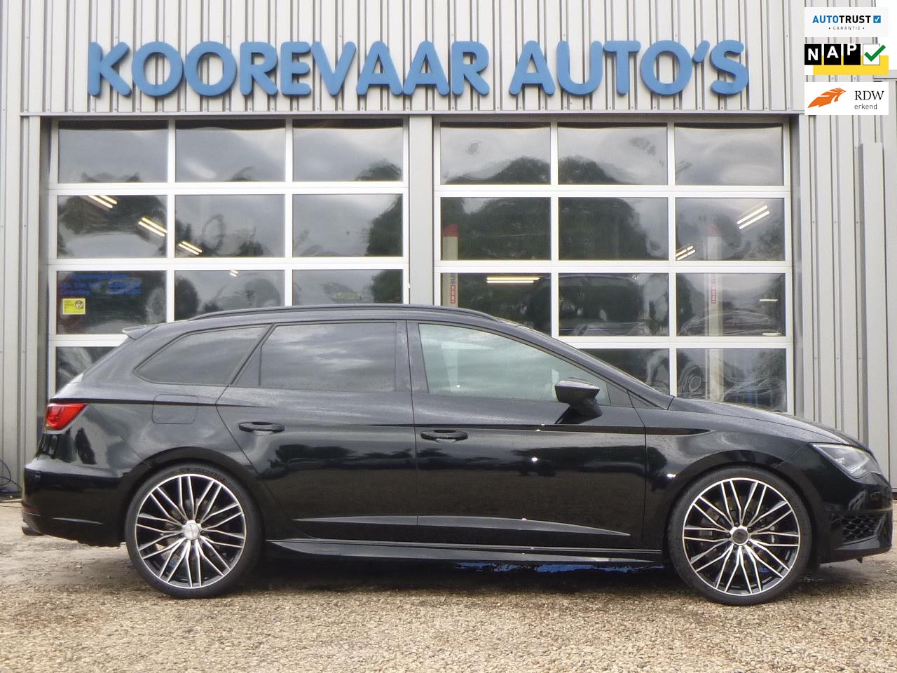 Seat Leon ST - 2.0 TSI Cupra CUSTOM 412PK 20 INCH BIG BRAKE PANO SCHAALSTOELEN - AutoWereld.nl