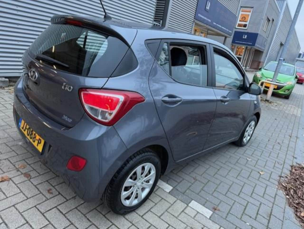 Hyundai i10 - 1.0i i-Motion Comfort 5 drs / Climate Control / 4x Elektr.Ramen .... - AutoWereld.nl