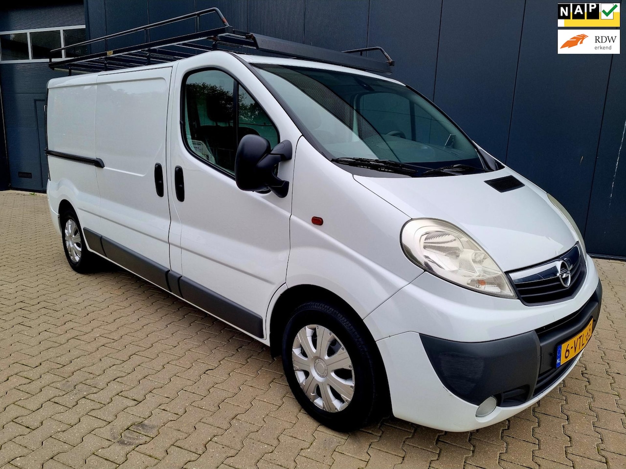 Opel Vivaro - 2.0 CDTI L2H1 | Bj012 | Airco | Navi | Cruise - AutoWereld.nl