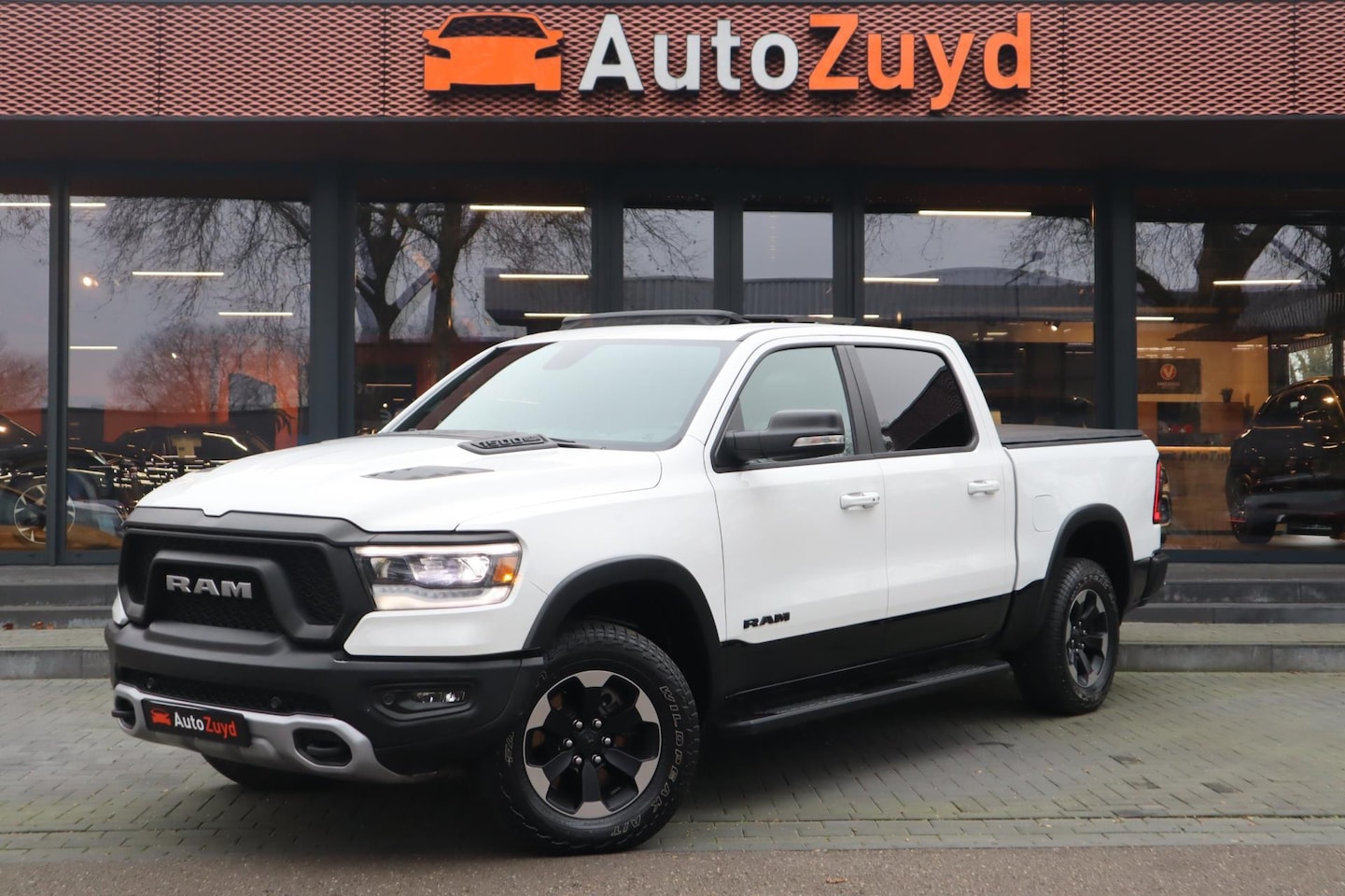 Dodge Ram 1500 - 5.7 V8 4x4 Crew Cab Rebel / Pano / Camera / Leder / Harman/Kardon / Stuur-stoel Verwarming - AutoWereld.nl