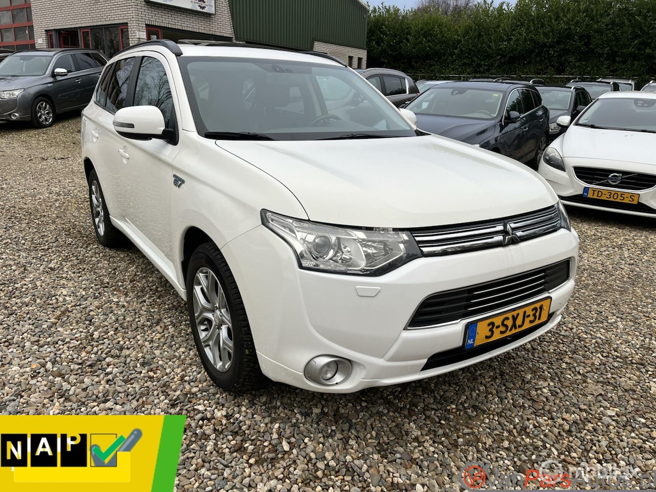 Mitsubishi Outlander - 2.0 PHEV instyle 2.0 PHEV Instyle+ - AutoWereld.nl