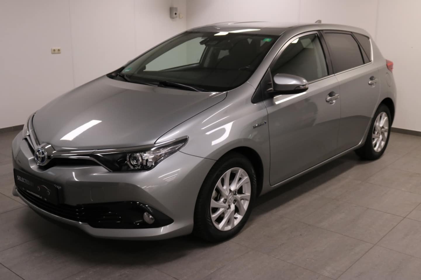 Toyota Auris - 1.8 Hybrid Dynam. Go - AutoWereld.nl