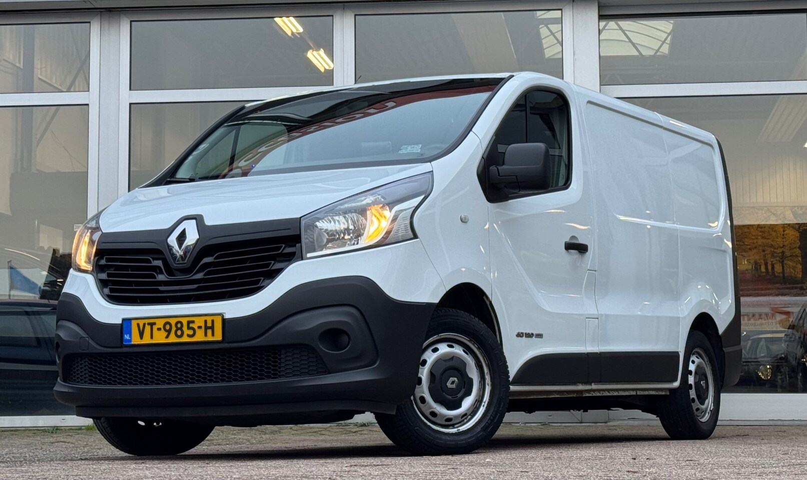 Renault Trafic - 1.6 dCi T27 L1H1 Turbo2 Netjes Trekhaak Klep Navi Camera - AutoWereld.nl