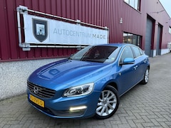 Volvo S60 - 1.5 T3 Summum // Automaat // 152 DKM // Navi // Clima