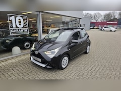 Toyota Aygo - 1.0 x-play NLauto | 1e eigenaar | dealeronderhouden