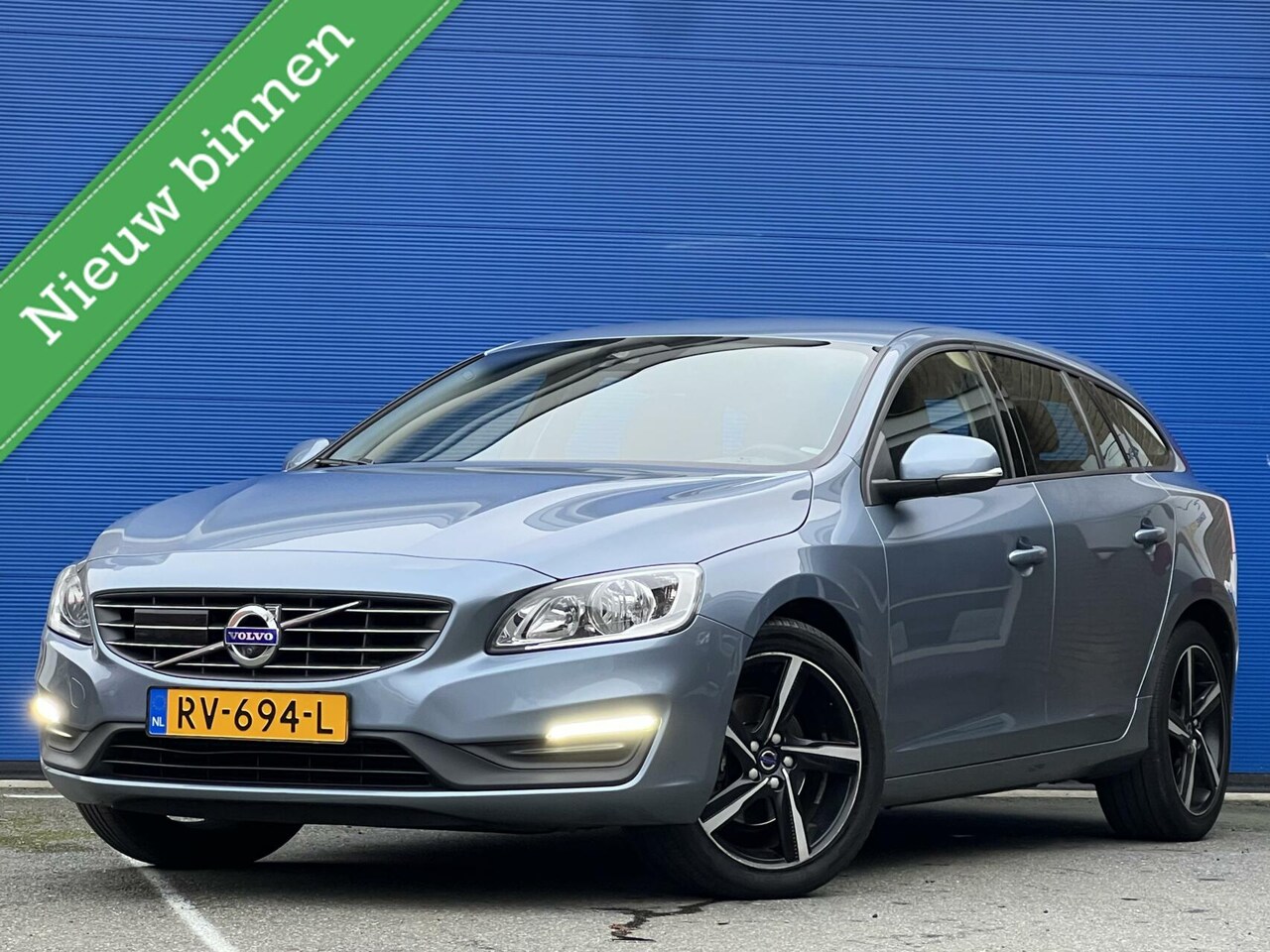 Volvo V60 - 2.0 D2 Polar+ | automaat | ACC | Lane assist - AutoWereld.nl