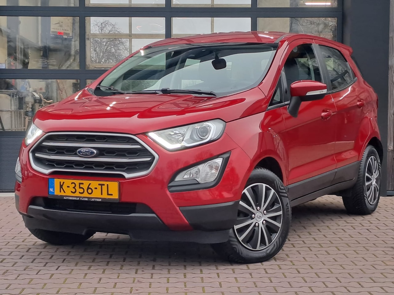 Ford EcoSport - 1.0 EcoBoost Connected | Airco | Trekhaak | Cruise | Parkeersensoren achter | All-seasons - AutoWereld.nl