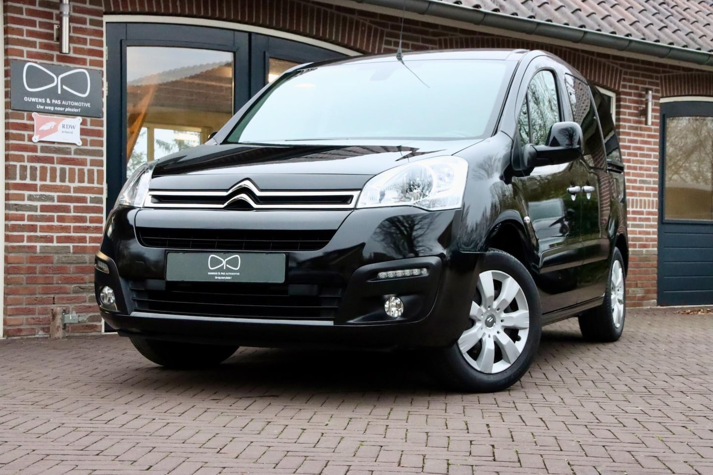 Citroën Berlingo - 1.2 PureTech Feel | CARPLAY | CRUISE CONTROL | AIRCO | - AutoWereld.nl