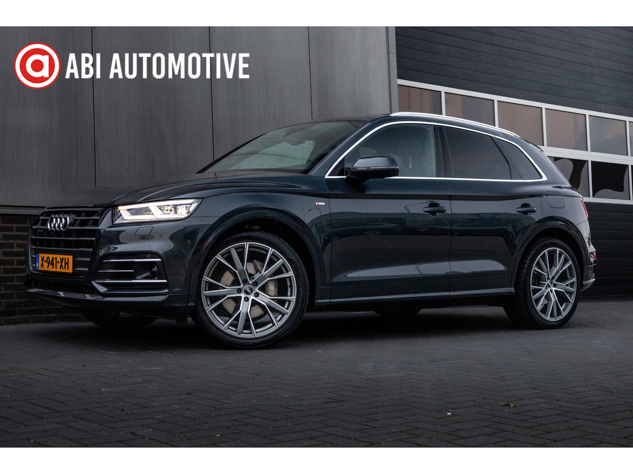 Audi Q5 - 55 TFSI e 367 pk Quattro Competition S-Line / Luchtvering/ Pano-Dak/ Head-Up/ Matrix-LED/ - AutoWereld.nl