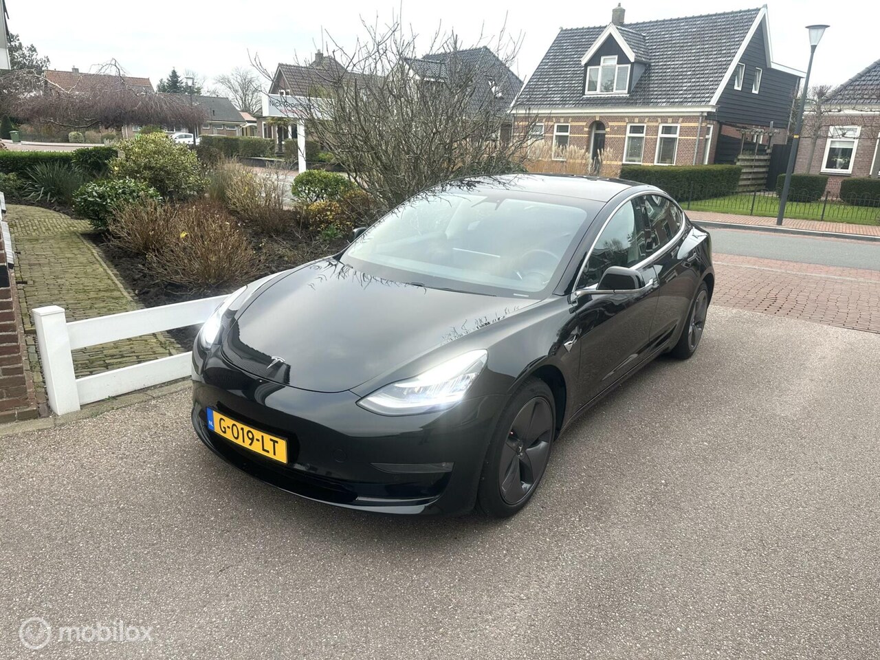 Tesla Model 3 - Long Range RWD Long Range AWD 75 kWh PANORAMADAK CAMERA LEDER INTERIEUR NETTE AUTO!! - AutoWereld.nl