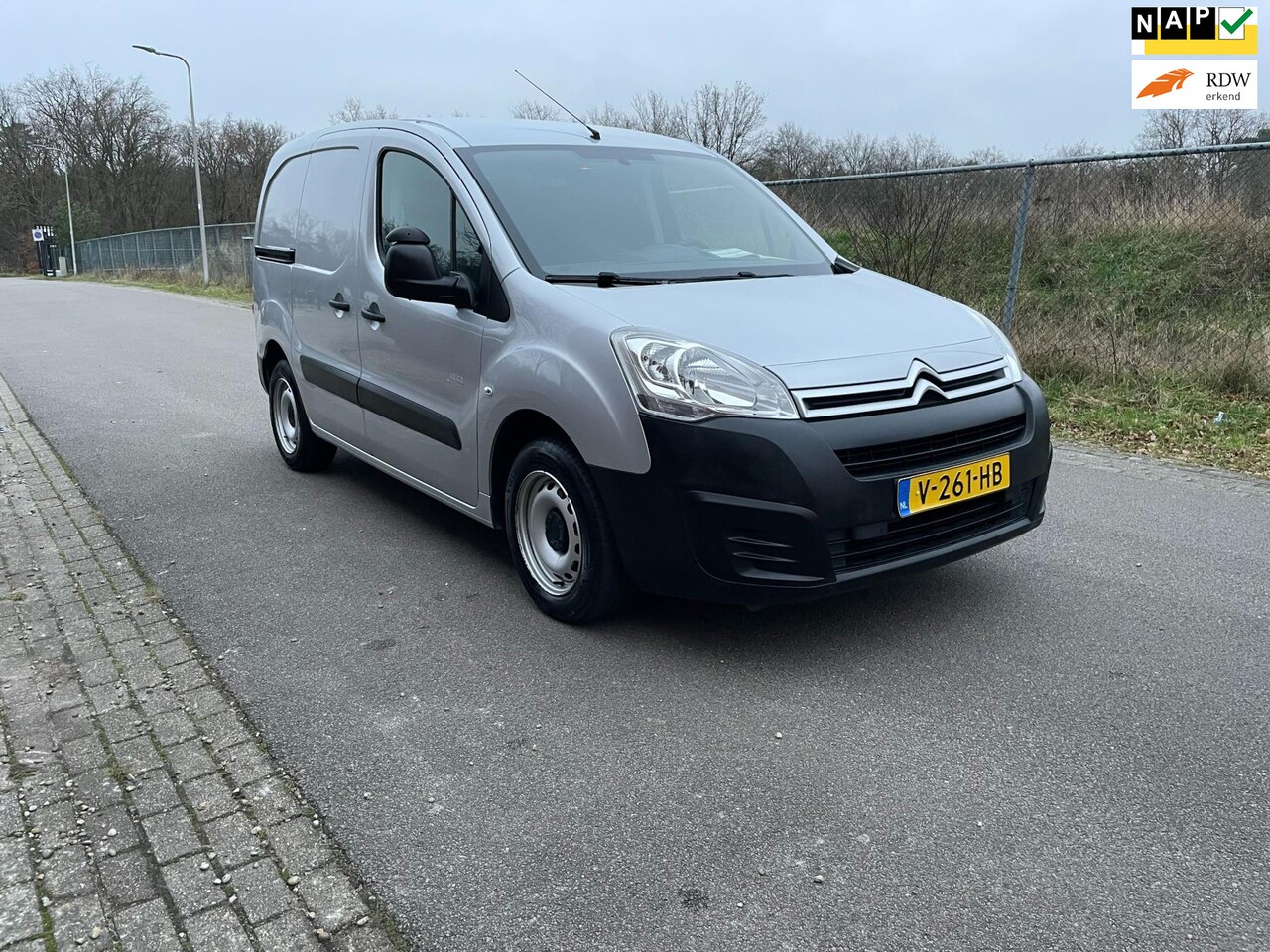 Citroën Berlingo - 1.6 BlueHDI 75 Club Net busje EURO 6 - AutoWereld.nl