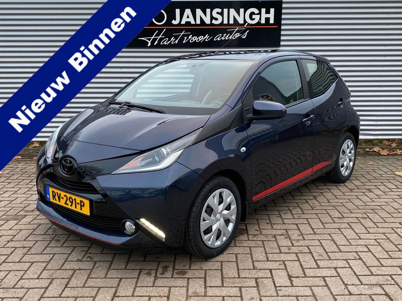 Toyota Aygo - 1.0 VVT-i x-play | Airco | Snelheidsbegrenzer | Achteruitrijcamera | RIJKLAARPRIJS INCL 12 - AutoWereld.nl