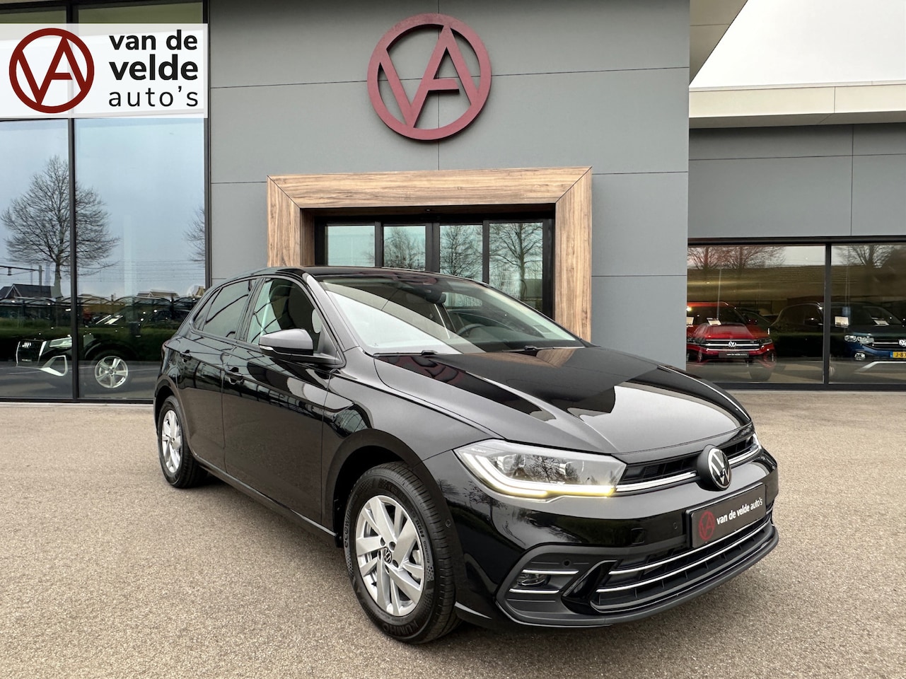 Volkswagen Polo - 1.0 TSI 110pk DSG Style | IQ light | Carplay | Led gril | Adapt. Cruise | Dode hoek | Rijk - AutoWereld.nl