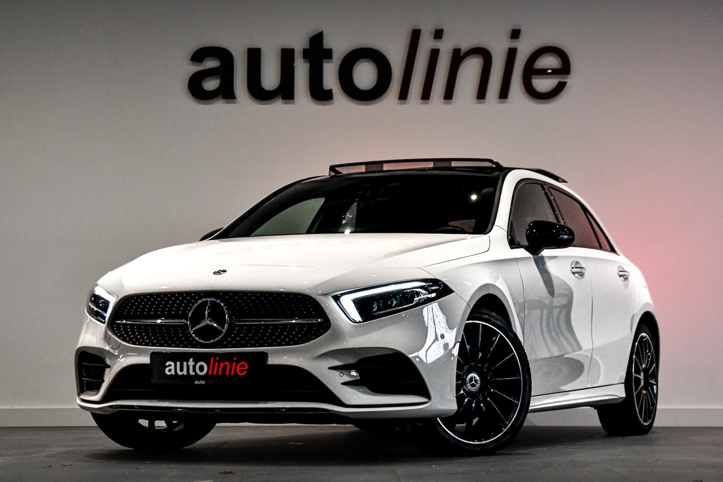 Mercedes-Benz A-klasse - 250 e AMG, Pano, ACC, HUD, 360, Keyless, Dodeh, Multibeam, Sfeer, CarPlay, BTW! - AutoWereld.nl