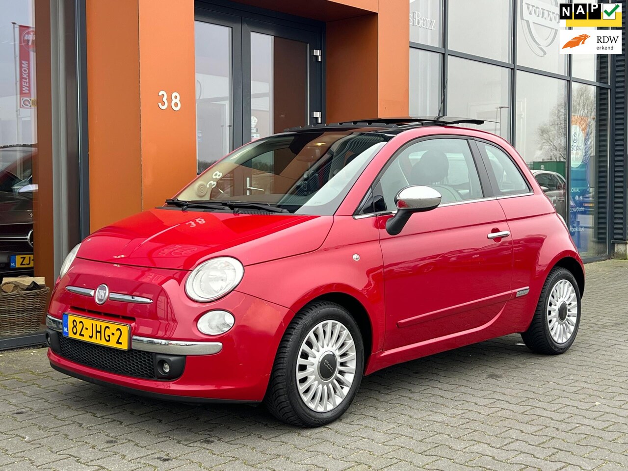 Fiat 500 - 1.2 Lounge automaat|Panodak|Airco|Navigatie|APK '25 - AutoWereld.nl