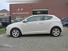 Alfa Romeo MiTo - 1.4 Distinctive airco inruil mogelijk nap