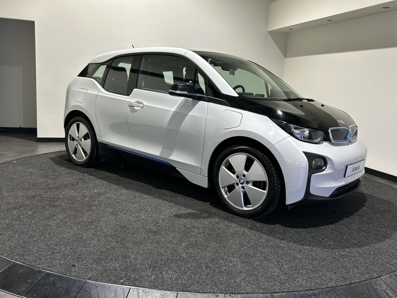 BMW i3 - Range Extender Comfort Advance | Climate control | Cruise Control | Parkeersensoren - AutoWereld.nl