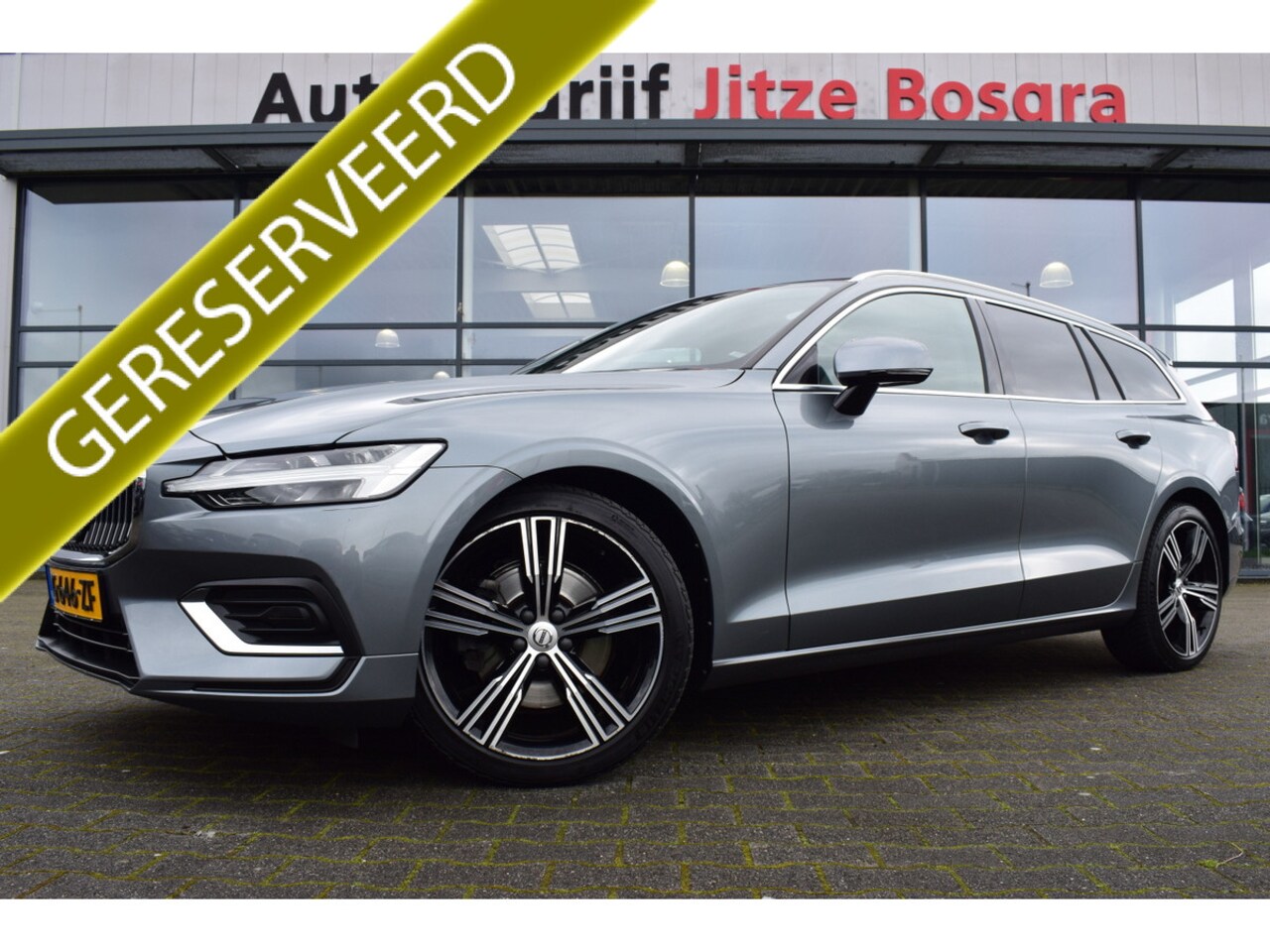 Volvo V60 - 2.0 T4 210pk Automaat Inscription LED | Panoramadak | Zwart Leder | Carplay | Dealer Onder - AutoWereld.nl