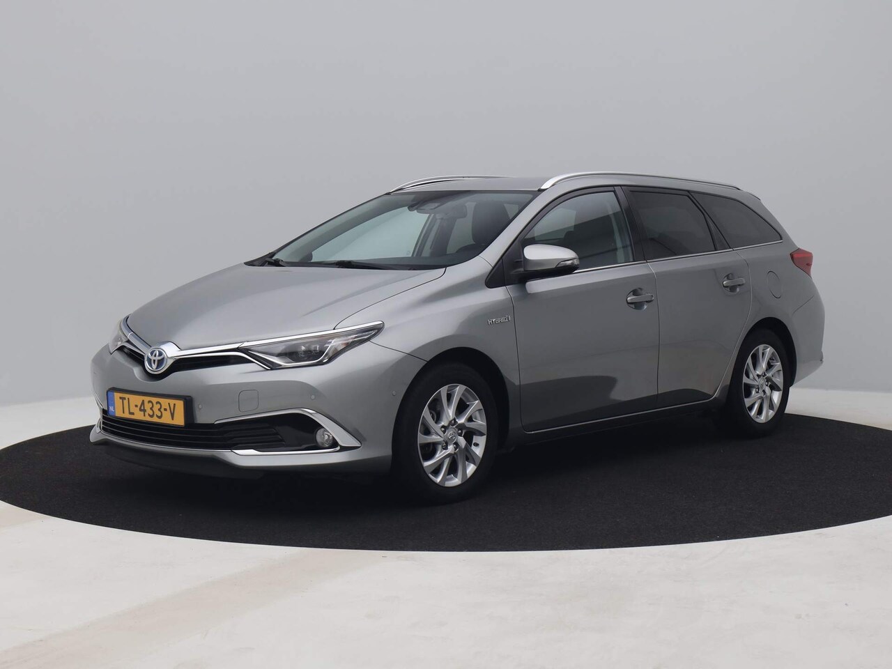 Toyota Auris Touring Sports - 1.8 Hybrid Executive | CAMERA | KEYLESS | STOELVERW. - AutoWereld.nl