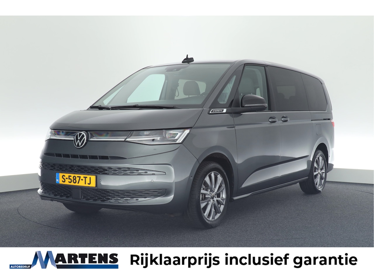 Volkswagen Multivan - 1.4 eHybrid 218pk L2H1 Energetic 7Pers. Panoramadak IQ.Light Keyless Virtual Cockpit Navig - AutoWereld.nl