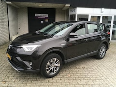 Toyota RAV4 - 2.5 Hybrid First Edition / dealer serviced / trekhaak / camera / navi / climate / nl-auto