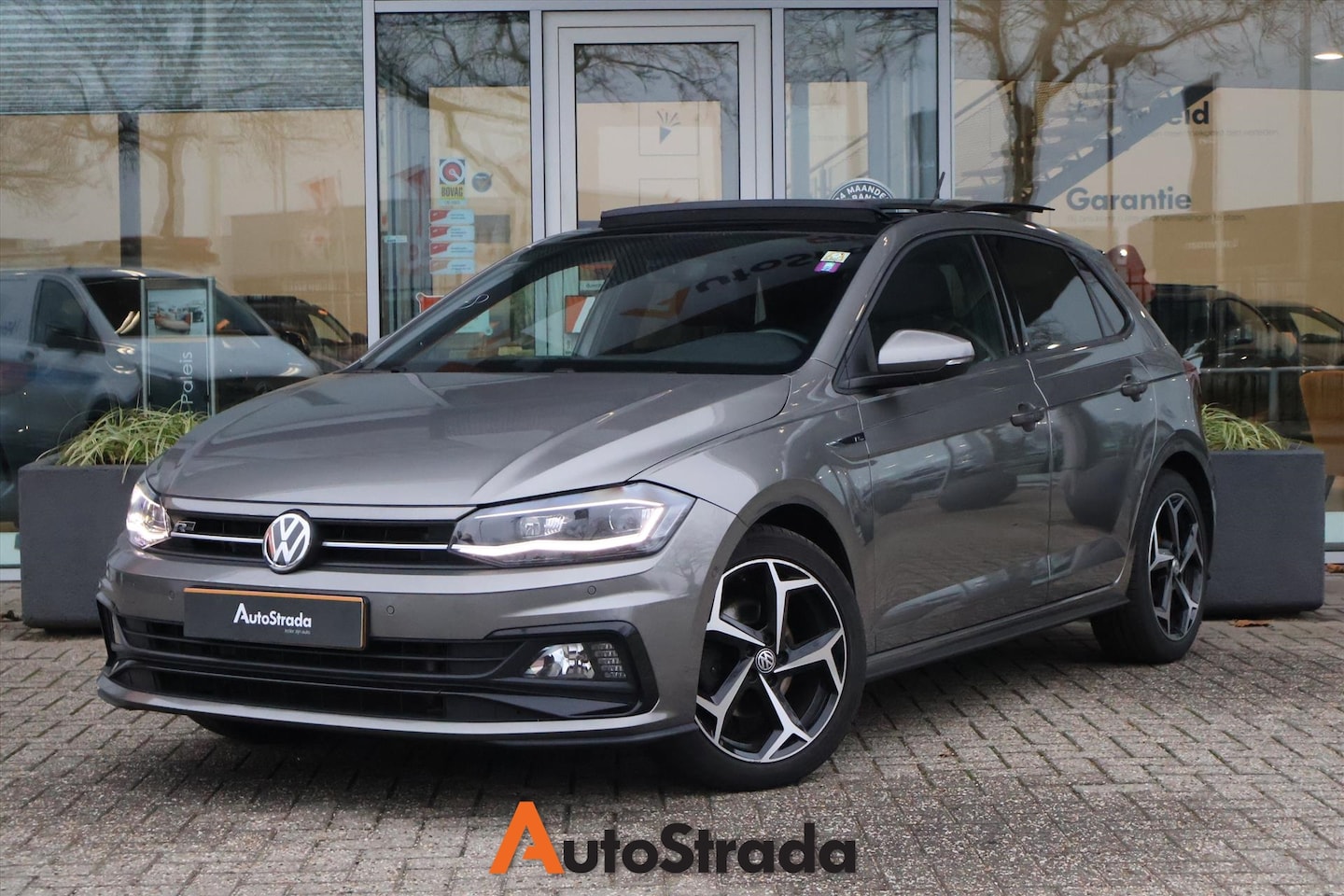 Volkswagen Polo - 1.0 TSI Highline Business R-LINE 115pk 7-DSG I Pano I Navi I Climate - AutoWereld.nl