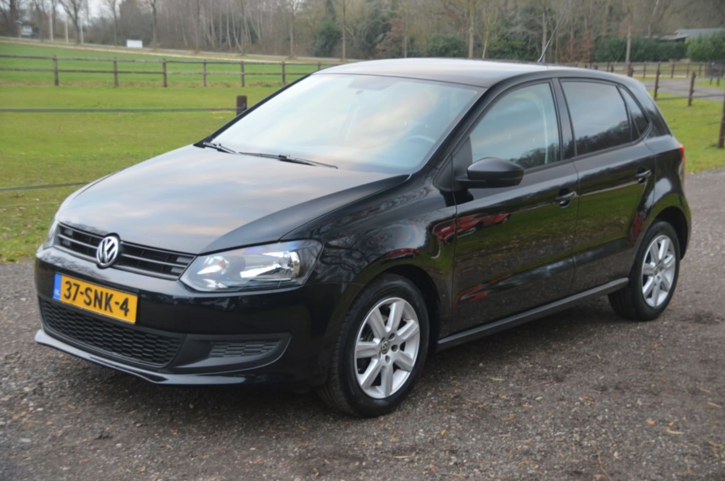 Volkswagen Polo - 1.2 Easyline Zwart 5 deurs Airco - AutoWereld.nl