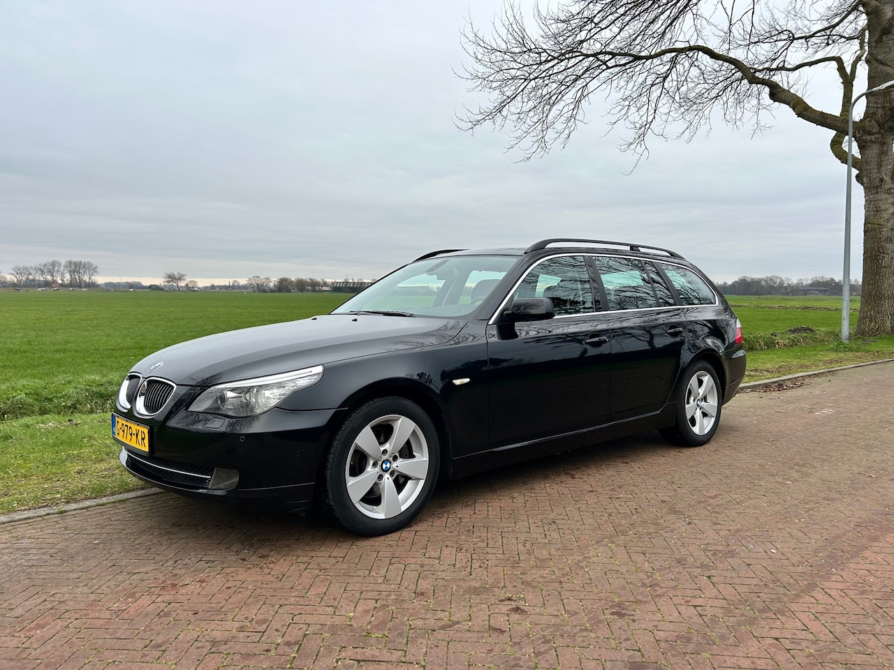 BMW 5-serie Touring - 525xi X-drive Airco, Trekhaak, Leder, Navi - AutoWereld.nl