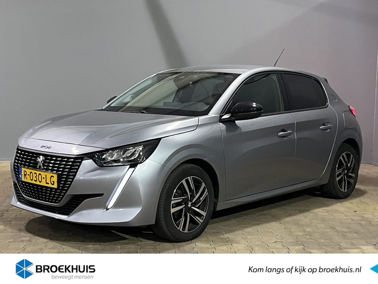 Peugeot 208 - 1.2 100PK Allure Pack | Camera | 16'' Lichtmetaal | Leder/Stof | Carplay | DAB+ | Parkeers - AutoWereld.nl