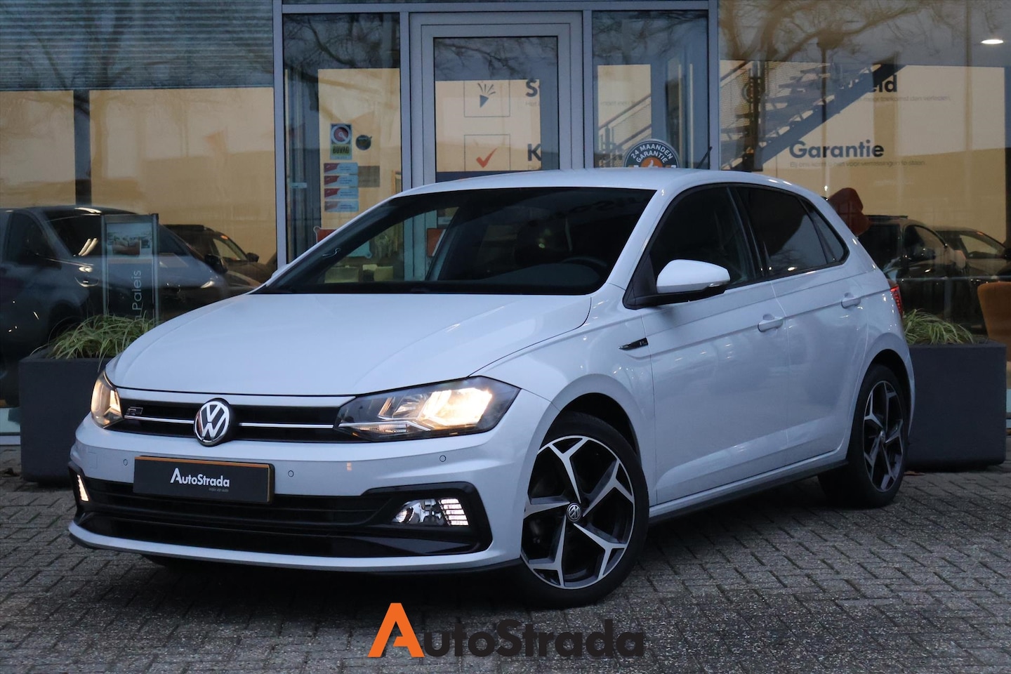 Volkswagen Polo - 1.0 TSI Highline Business R-LINE 95pk I Navi I Camera I Climate I Cruise - AutoWereld.nl