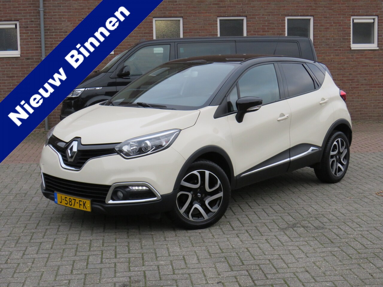 Renault Captur - 0.9 TCe Dynamique * Rijklaarprijs incl. garantie * Camera * Climate controle * PDC * Navig - AutoWereld.nl