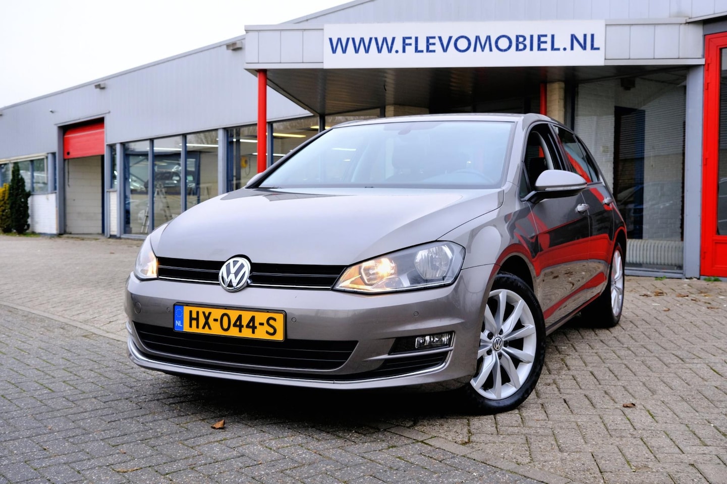 Volkswagen Golf - 1.2 TSI Highline 5drs *58.344km* Navi|Clima|Cam|LMV - AutoWereld.nl