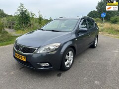 Kia Cee'd Sporty Wagon - 1.4 CVVT Navigator Plus Pack Airco Camera Navi