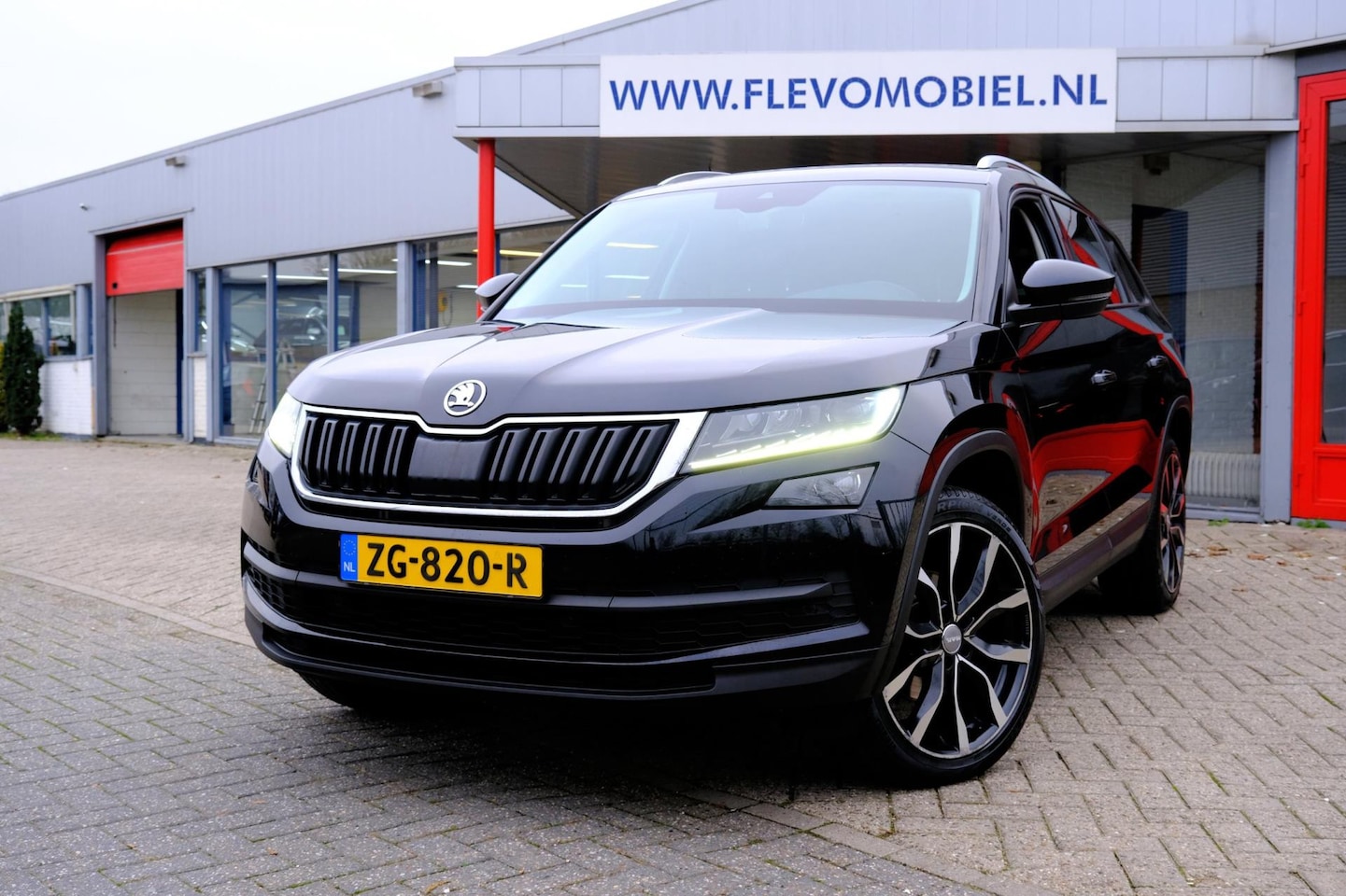 Skoda Kodiaq - 1.5 TSI Business Edition Aut. Half Leder|Adapt.Cruise|1e Eig|Navi|Apple CarPlay|Enz! - AutoWereld.nl