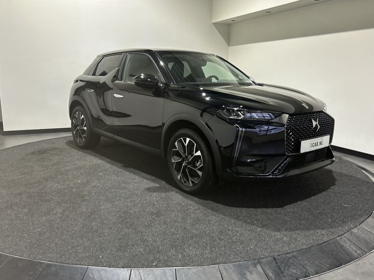 DS 3 Crossback - E-Tense Rivoli 54 kWh | DAB+ | LED | CONNECT | SOS | Stoelverwarming wordt verwacht - AutoWereld.nl