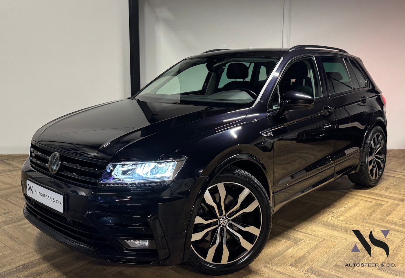 Volkswagen Tiguan - 2.0 TSI 4Motion Highline CAM 220PK' - AutoWereld.nl