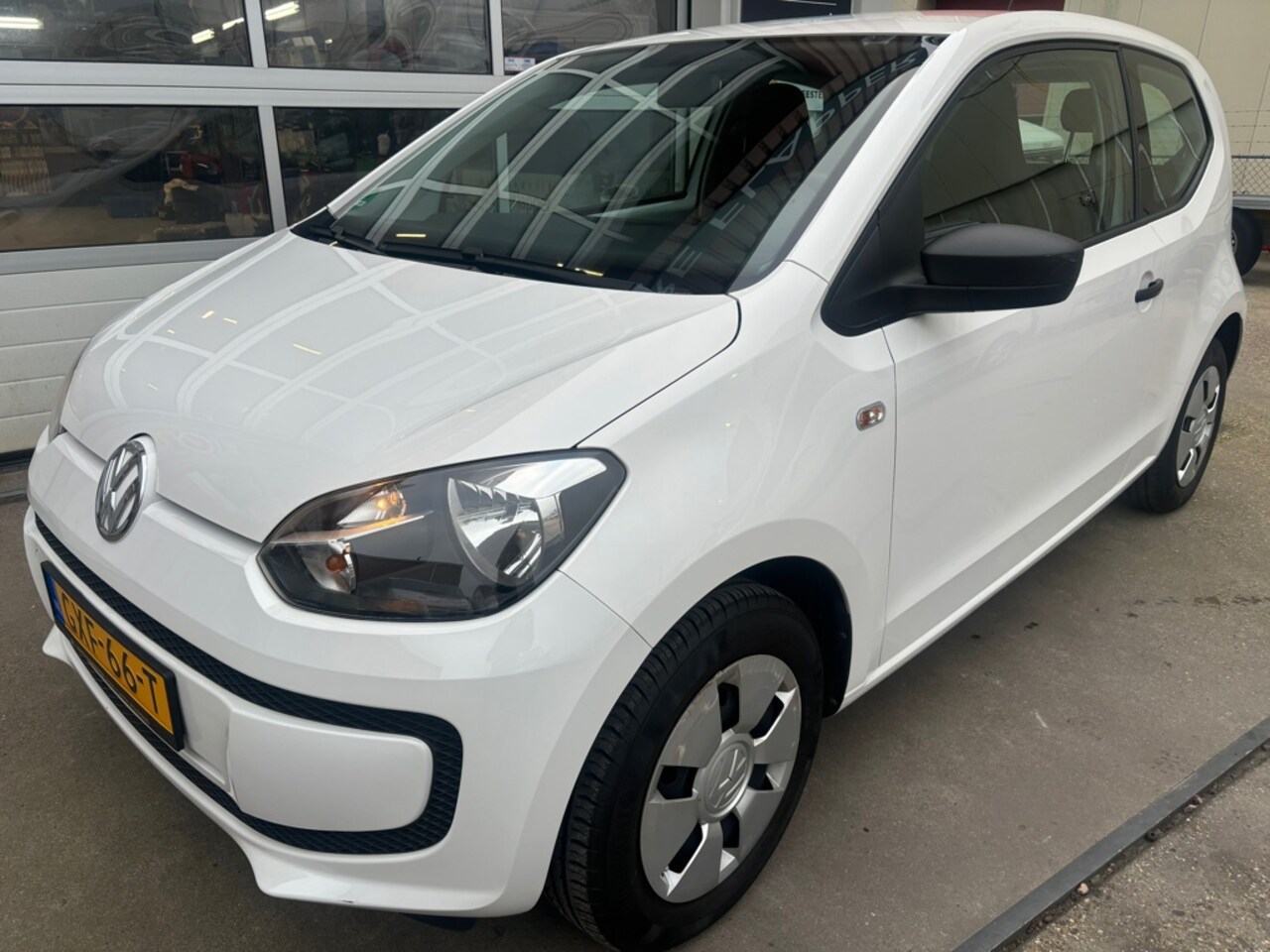 Volkswagen Up! - 1.0 groove up! BlueMotion 1.0 groove up! BlueMotion - AutoWereld.nl