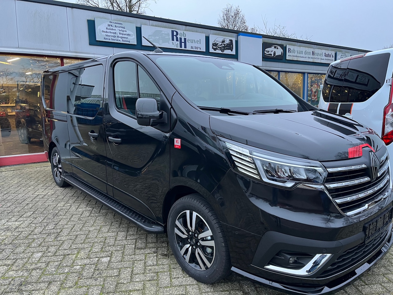 Renault Trafic - 2.0 Blue dCi EDC 170 L2H1 DC LIMITED SPORT EXTRA - AutoWereld.nl