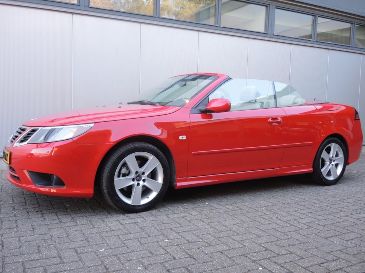 Saab 9-3 Cabrio - 2.0 ltr automaat Rood  Cabrio Turbo 4 - AutoWereld.nl