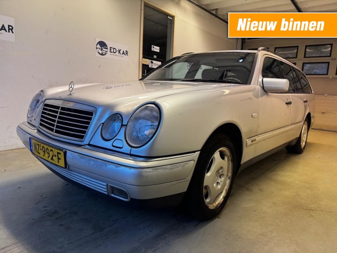 Mercedes-Benz E-klasse - 320 Avantgarde 4-Matic 7PERS. LEER SCH. DAK NETTE AUTO APK 5-202 - AutoWereld.nl