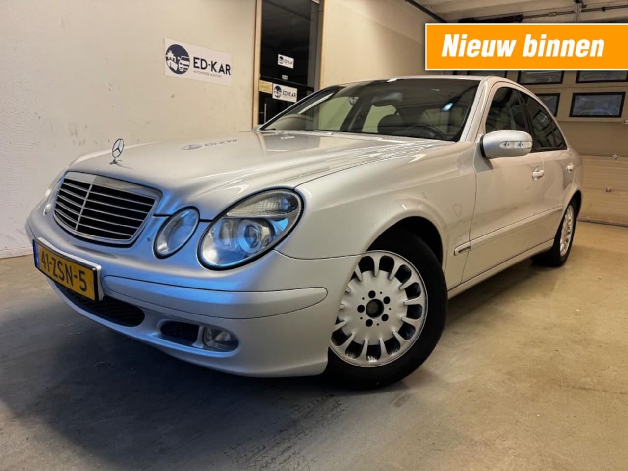 Mercedes-Benz E-klasse - 240 Classic AUT SEDAN SCH. DAK NAVI APK PRIMA AUTO - AutoWereld.nl