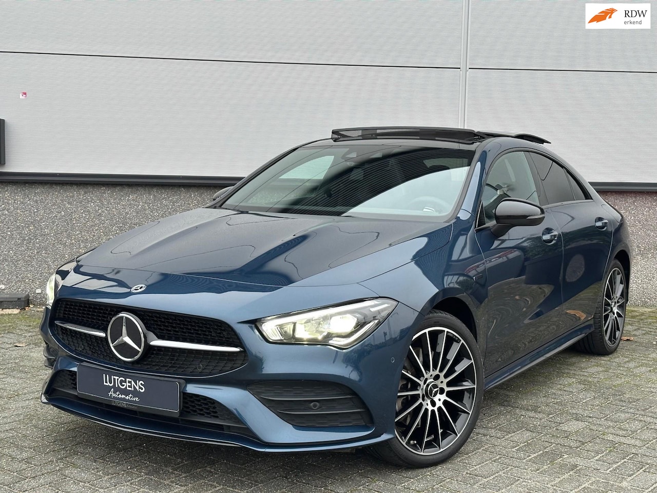 Mercedes-Benz CLA-Klasse - 250 e Amg line Pano Nightpakket sfeerverlichting - AutoWereld.nl