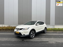 Nissan Qashqai - 1.2 N-Vision navigatie / Panoramadak / stoelverwarming / Leer Alcantara / trekhaak