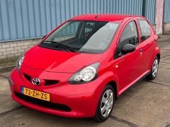 Toyota Aygo - 1.0-12V 2008| 5DEURS| ROOD| STUURBEKR| NAP| AUX