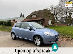 Fiat Grande Punto - 1.4 Dynamic|AUTOMAAT|ISOFIX|AIRCO|TREKHAAK|AIRCO|ONDERHOUDEN|NAP|NL-AUTO|BOEKJES|2 KEYS