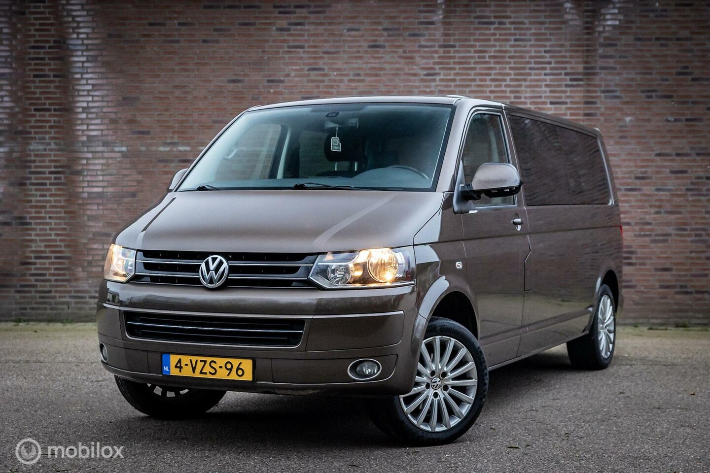 Volkswagen Transporter - 2.0 TDI BM L2H1 DC | Automaat - AutoWereld.nl