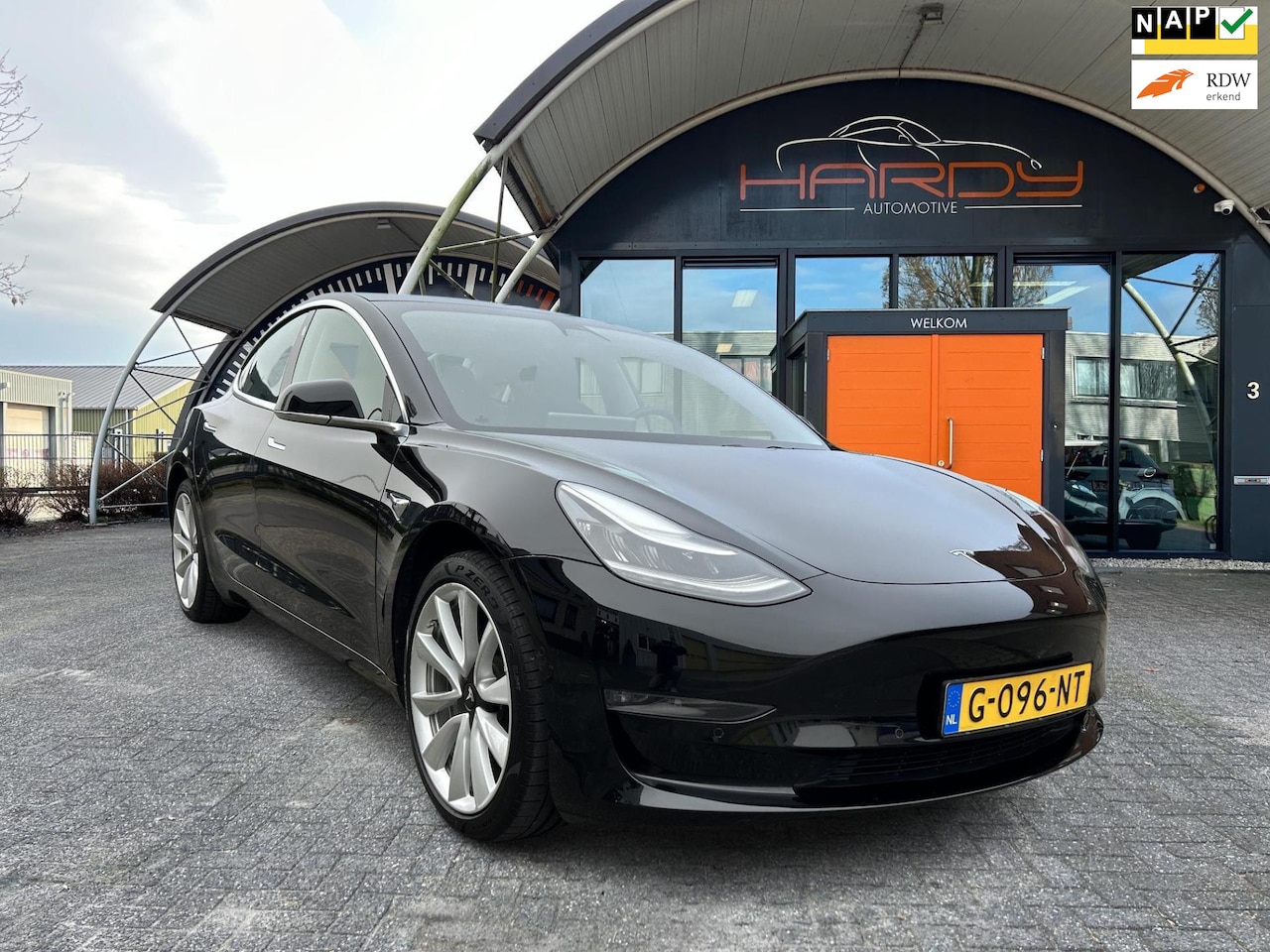 Tesla Model 3 - Long Range RWD Long Range AWD 75 kWh 87% SOH Trekhaak (1.000kg) - AutoWereld.nl