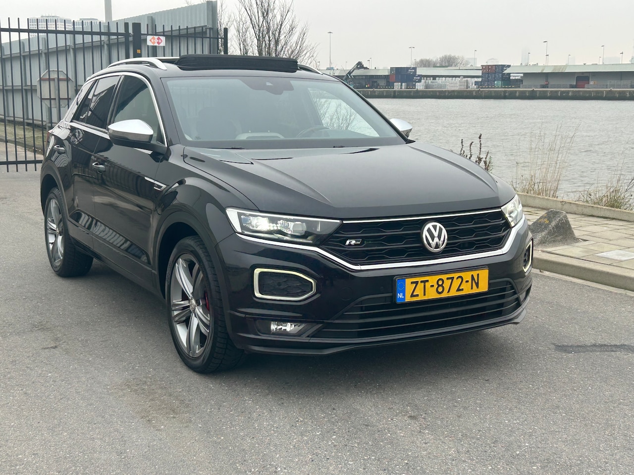 Volkswagen T-Roc - 1.5 TSI Sport Business R 150 PK DSG AUT R LINE PANO CAMERA LED - AutoWereld.nl