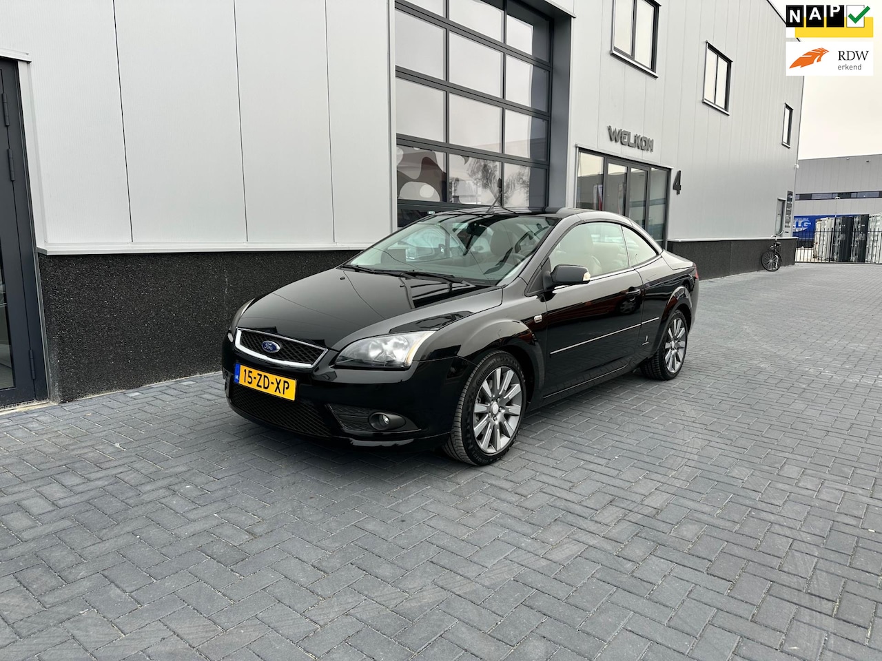 Ford Focus Coupé-Cabriolet - 2.0-16V Trend / Leder - AutoWereld.nl