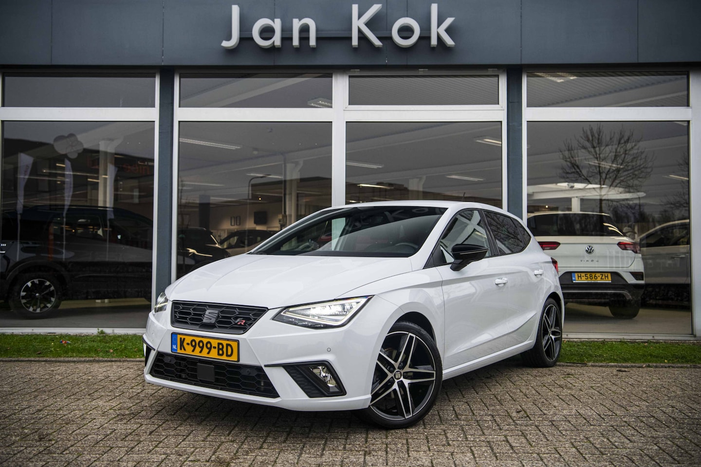 Seat Ibiza - 1.0 TSi 115 pk FR Business Intense Plus | Alcantara | Full LED | Stoelverwarming - AutoWereld.nl